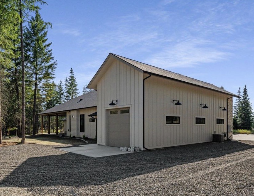 Living room with fireplace